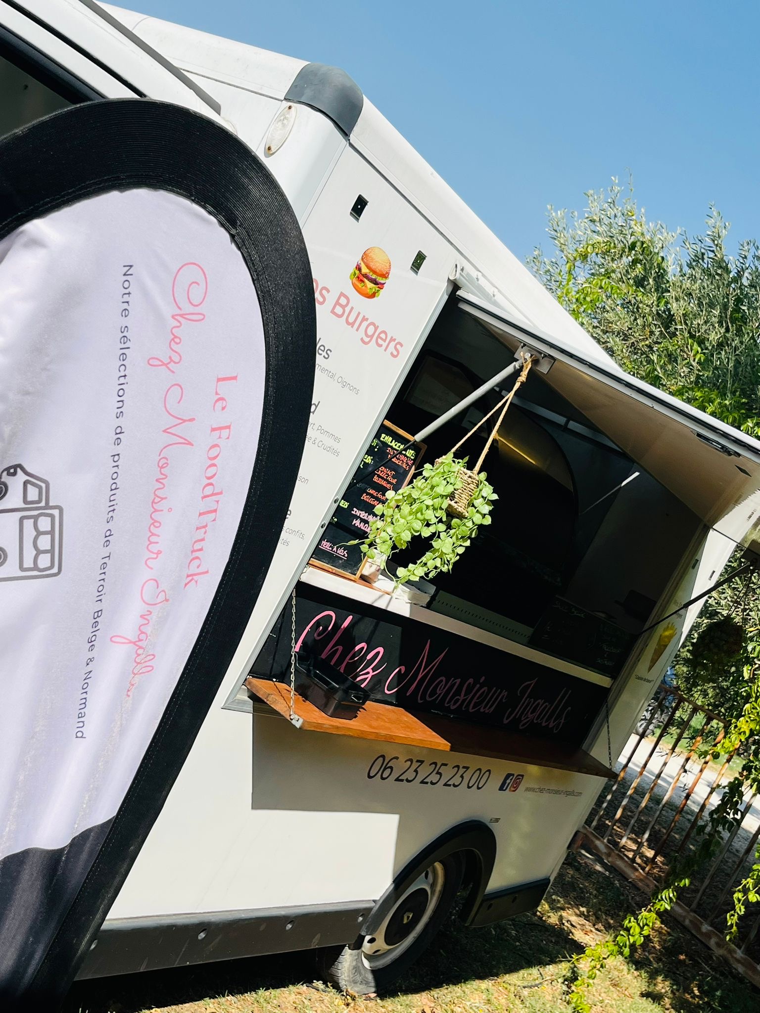 Le food truck Chez Monsieur Ingalls installé sur l'un de ses emplacements